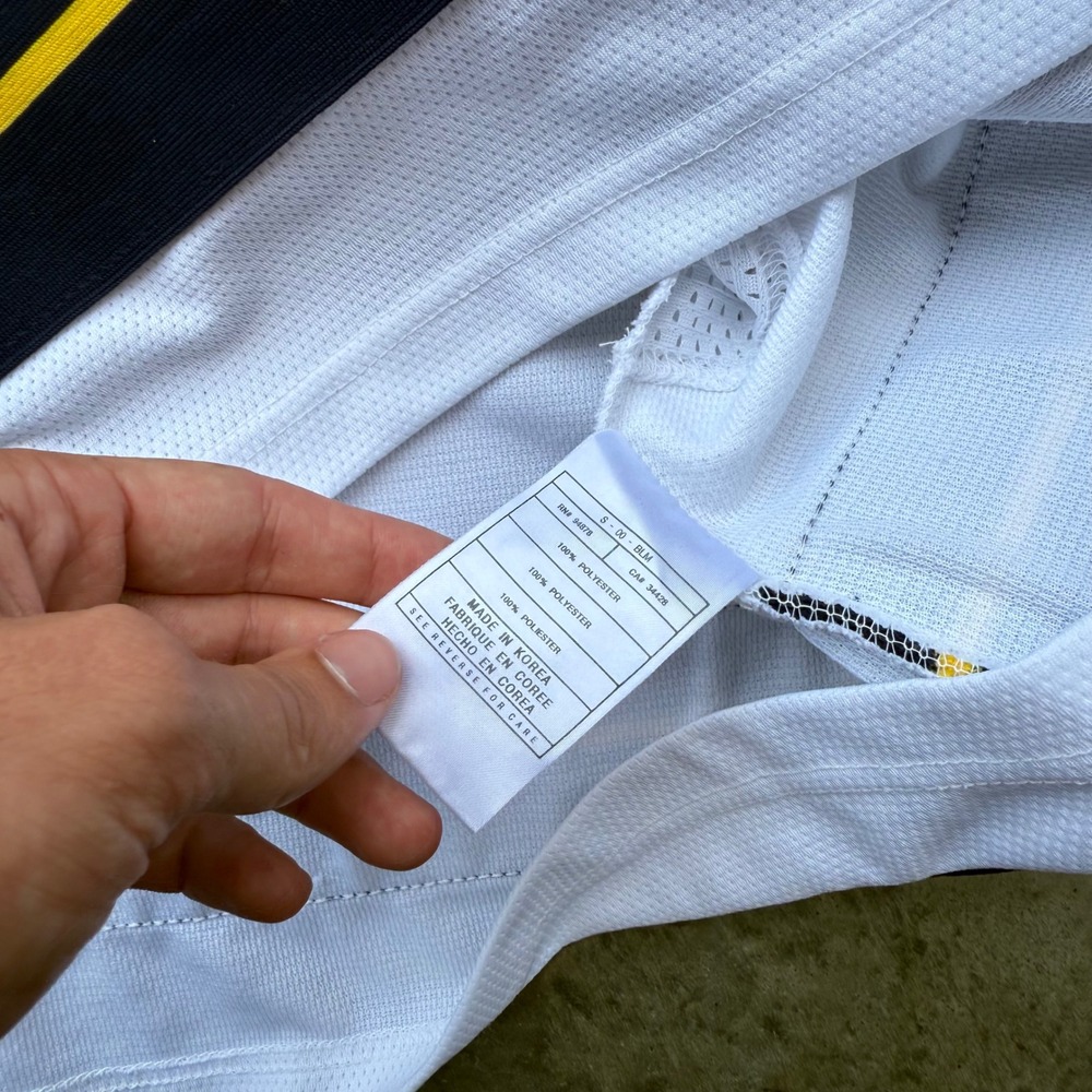 Vintage Nike Team Michigan Wolverines Hockey Jersey White Navy Maize Men Large - Picture 6 of 8